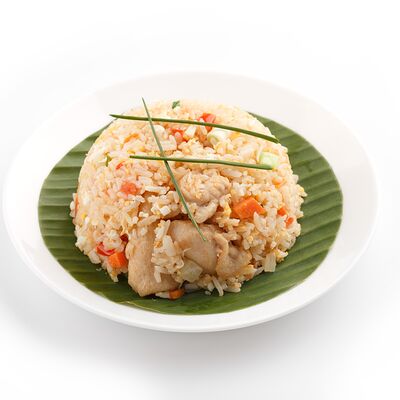 Рис, жаренный с курицей в Тайские рисоварни Soi7 по цене 380 ₽