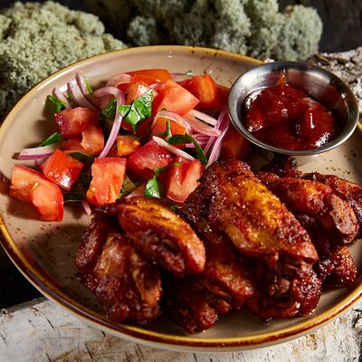 Жареные куриные крылья в ЕрмолаевЪ Охота и Рыбалка по цене 670 ₽