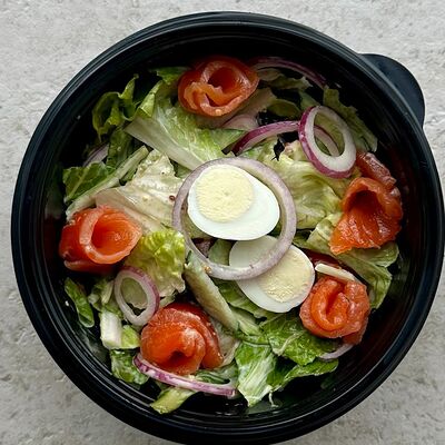 Салат с лососем в Еду домой по цене 590 ₽