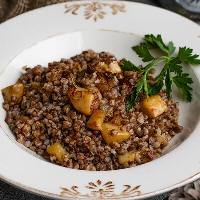 Гречневая каша с белыми грибами в Катюша Katyusha по цене 380