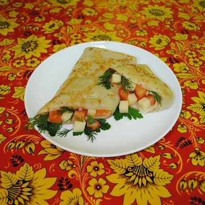 Блин с сыром и томатом в Масленица по цене 244 ₽