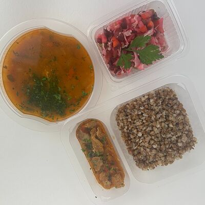 Бизнес-ланч №6 в Gost Food по цене 550 ₽