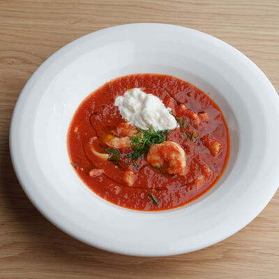 Томатный суп с морепродуктами и страчателлой в Salt по цене 720 ₽