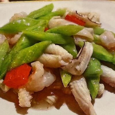 Королевские креветки с кальмаром, тушенные в соевом соусе в Дон Фан по цене 1559 ₽