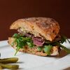 Сэндвич с пастрами в Jules Zang по цене 930