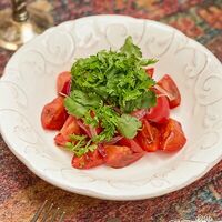 Томаты, наршараб, красный лук в Moro