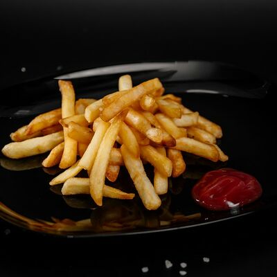 Картофель фри в УГОЛЬ&МЯСО по цене 325 ₽