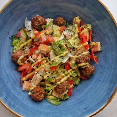 Фаттуш с митболами в Фришман по цене 466 ₽