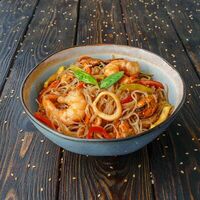 Удон с морепродуктами в Пицца Хаб