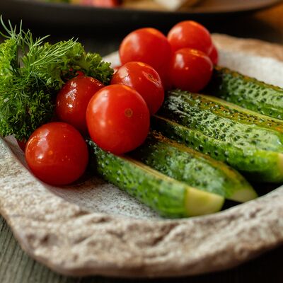 Малосольные помидоры и огурцы в Егерь по цене 760 ₽