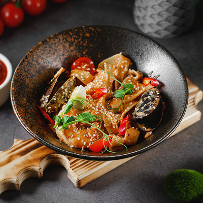 Паста Том Ям с морепродуктами в Inyan по цене 863 ₽