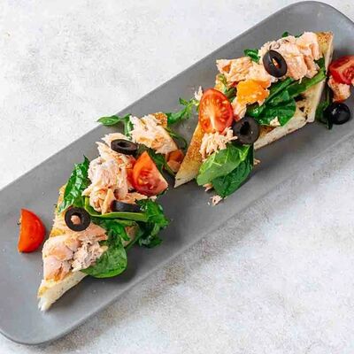 Брускетта с форелью в Beer-Burger по цене 400 ₽