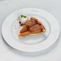 Тарт Татен в Bistrot Le Moujik