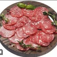 Ассорти из мясных деликатесов в Нур