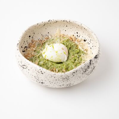 Зеленая гречка с песто и яйцом пашот в Неспешник по цене 630 ₽