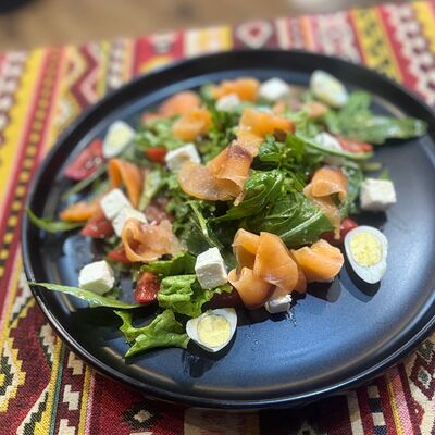 Салат с форелью и грейпфрутом в Мимино по цене 800 ₽