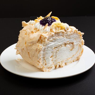 Меренговый рулетв Рябинушка по цене 430 ₽