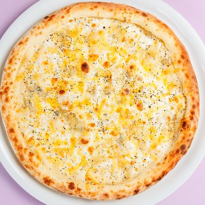 Пицца 4 сыра в Дарк лава по цене 890 ₽