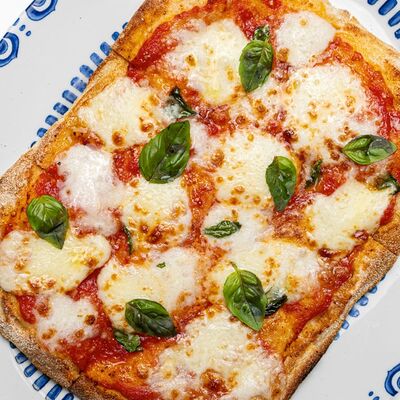 Пицца Маргарита в Miss you по цене 1450 ₽