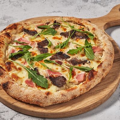 Пицца мясная в LAFALounge & cafe по цене 950 ₽