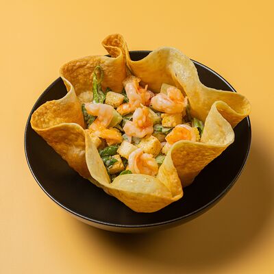 Цезарь с креветками в Cuba Libre по цене 730 ₽