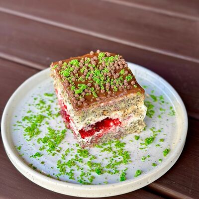 Маковый торт в Тут харчо по цене 479 ₽