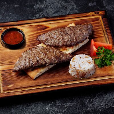 Кефте изгара (говядина с сыром) в Meat Feast по цене 1320 ₽