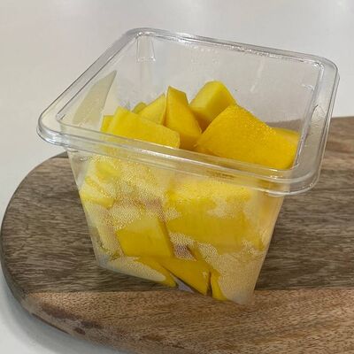 Манго кусочки в Киви фрут бар по цене 395 ₽
