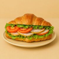 Круассан с курицей в Пекарня Чайка