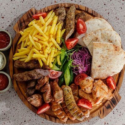 Ассорти шашлыков в Лебовски Пицца и Боулинг по цене 4070 ₽