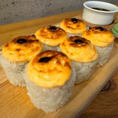 Биф ролл запеченный в Шар лаунж по цене 685 ₽