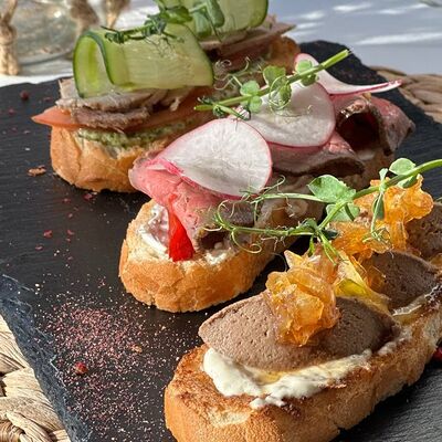 Ассорти брускет в Моё место по цене 715 ₽