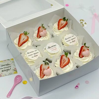 Красивые и вкусные капкейки в подарок маме на День матери в Cosmo Сakery по цене 3990 ₽