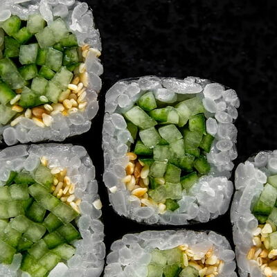 Маки с огурцом в Sushi7 по цене 251 ₽
