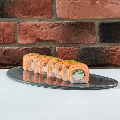 Филадельфия с огурцом в Суши на районе по цене 1100 ₽