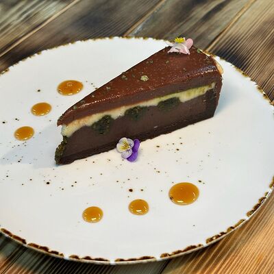 Чизкейк дубайский шоколад в Ресторан Мангал по цене 550 ₽