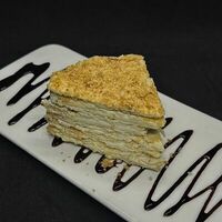 Торт Наполеонв Кафе сон у моря