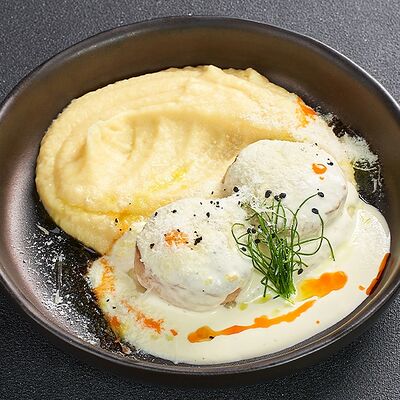 Куриные биточки с картофельным пюре в Lafa Lounge по цене 580 ₽