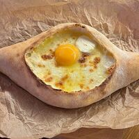Хачапури по-аджарскив Чанахи