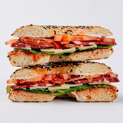 Бейгл Mamma mia в MANTRA Bagels&Coffee по цене 630 ₽