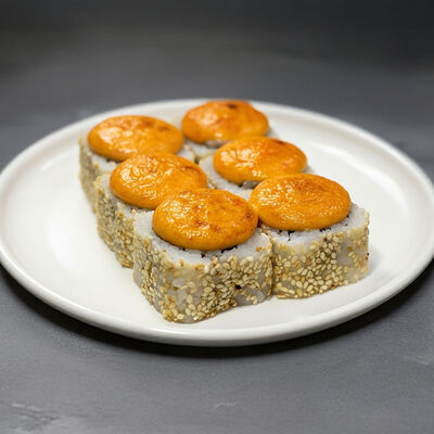 Запеченный ролл с угрем и соусом спайси в SASHIMI по цене 640 ₽