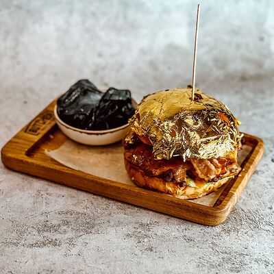 Бургер Butcher gold в Butcher по цене 950 ₽