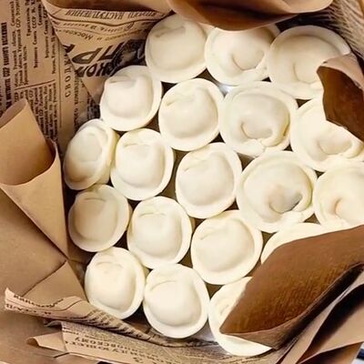 Съедобный шоколадный букет из пельменей с начинкой Ассорти цельный миндаль и фундук в Мистер пряничек по цене 2700 ₽