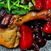 Утиная ножка конфи с яблоком и вишней в Seasons по цене 1550