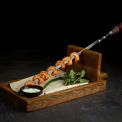 Шашлык из креветок с соусом дзадзыки в Fish Point по цене 990 ₽