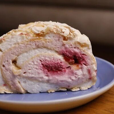 Меренговый рулет в Finch по цене 450 ₽