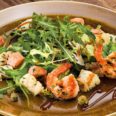 Теплый салат с морепродуктами в Goodman по цене 790