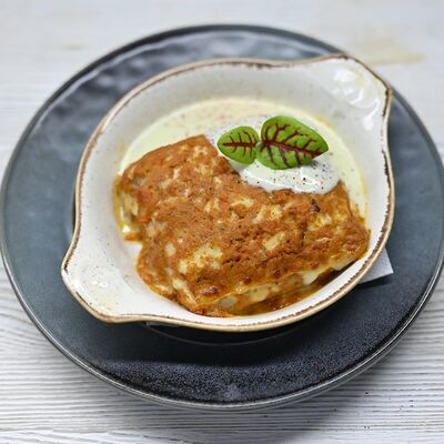 Лазанья болоньезе с голубым соусом в Bucho по цене 530 ₽