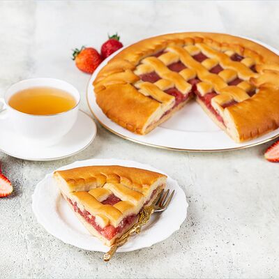 Пирог с клубникой постный в У Палыча. С пылу, с жару! по цене 574 ₽