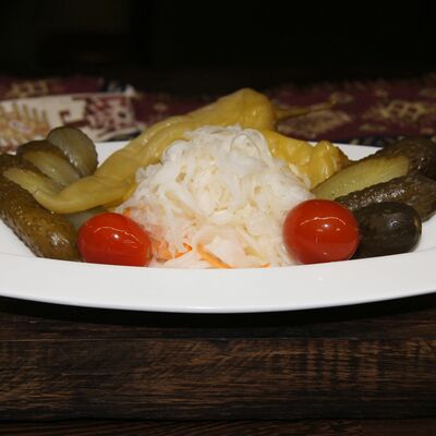 Тарелка Соления в FastШашлык и Хинкали по цене 350 ₽